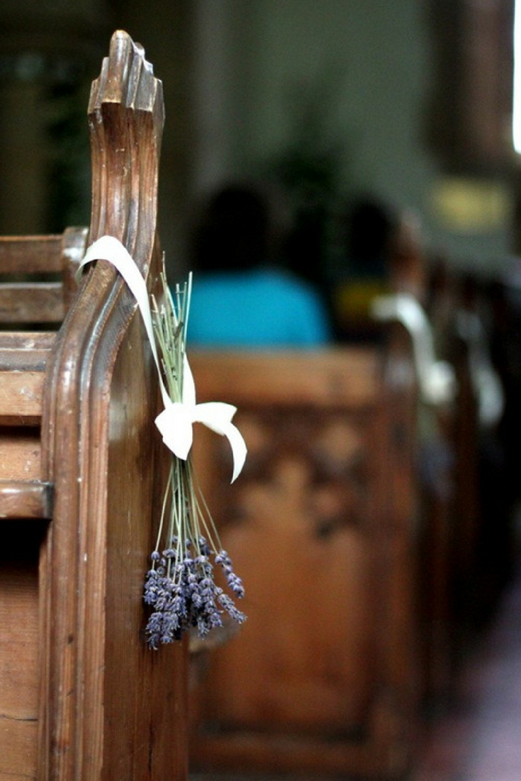 5 Easy Diy Ideas To Decorate Your Wedding Pews