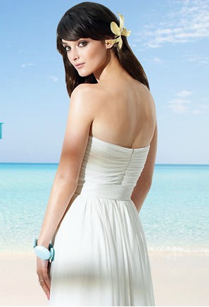 white strapless beach wedding dress
