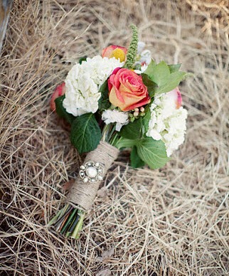 rustic style wedding bouquet 