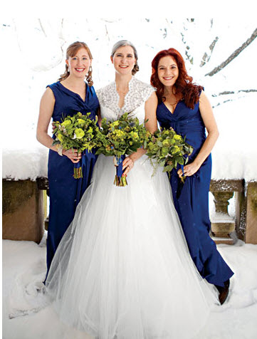  bridesmaids in long blue dresses
