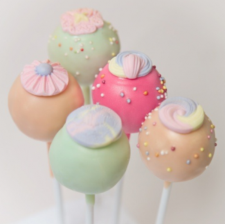 Learn to make cake pops for your wedding