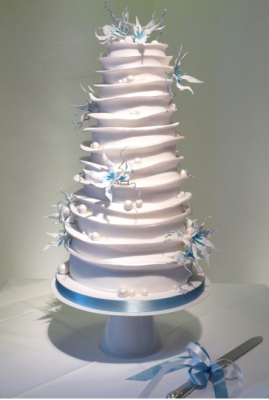 blue and silver winter wedding cakes