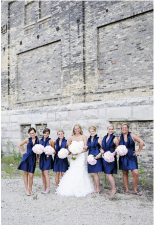 bridesmaids in navy blue dresses 