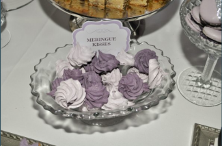 purple and lilac meringues for dessert tables 