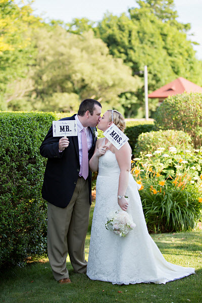 bride and groom Mr & Mrs. sign