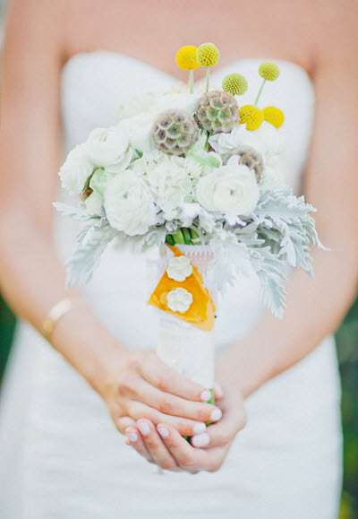 white and yellow wedding bouquet