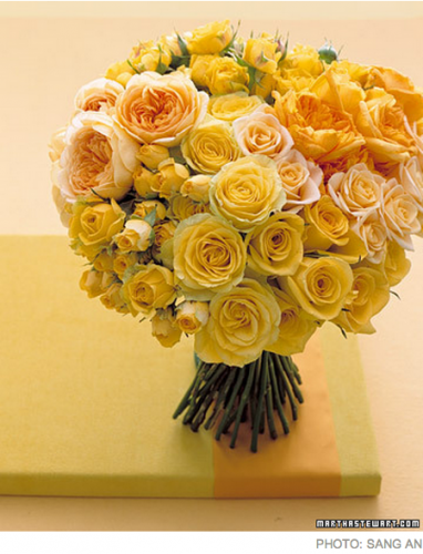 yellow roses wedding bouquet