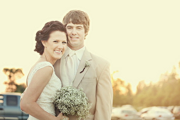 bride and groom outdoor wedding