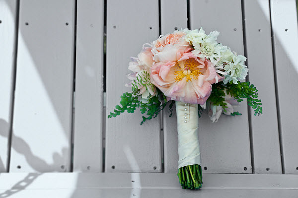 pink and white wedding bouquets