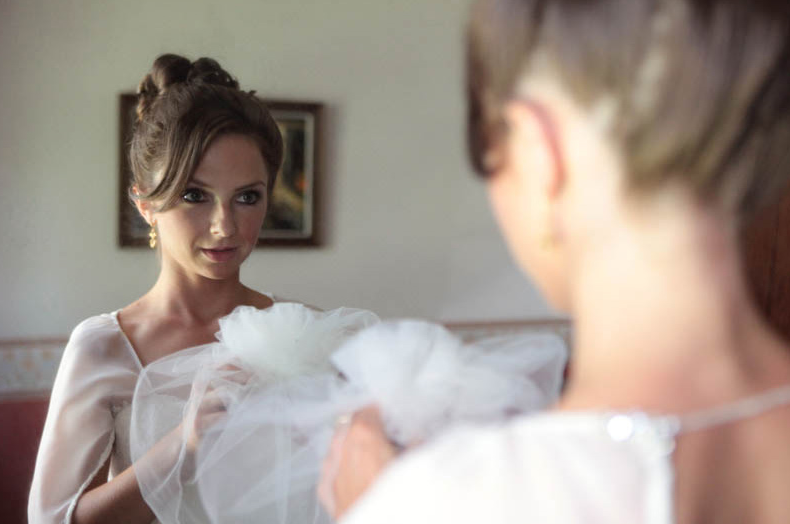 bride getting ready for wedding day