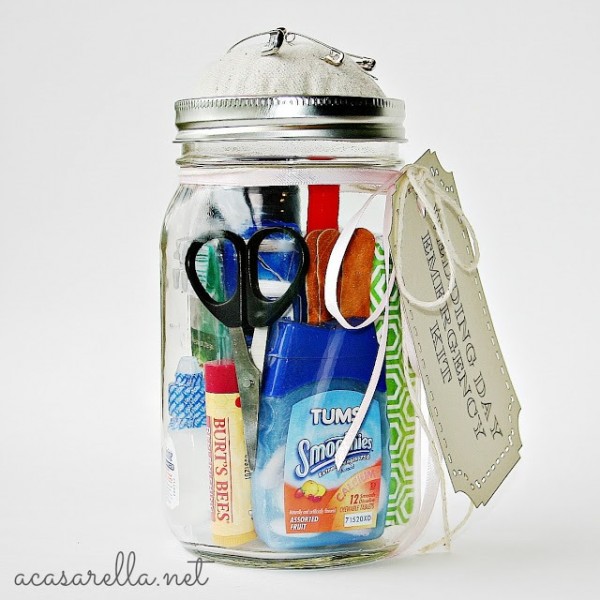 wedding-day-emergency-kit-mason-jar