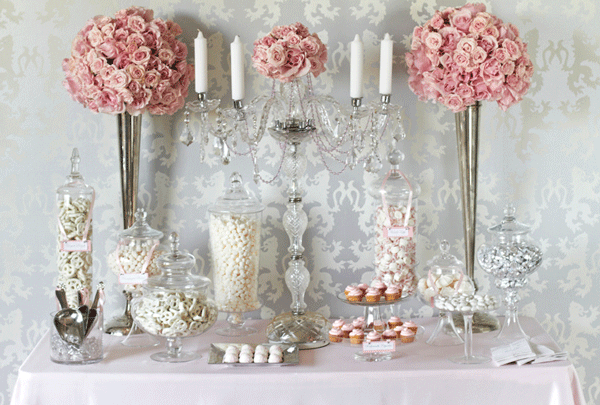 Pink-and-white-Wedding-candy-buffet