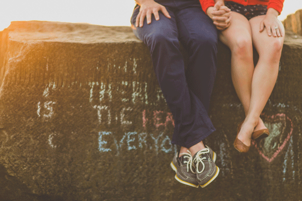What You Need to Know for Your Engagement Photo Shoot