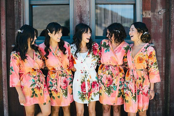BRIDESMAID GUIDE: The Robe Report - Great Gift Ideas for Bridesmaids!