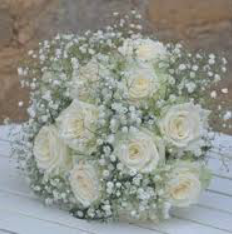 Bouquet for lace bridesmaid dresses