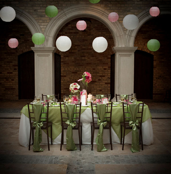 Raspberry and lime green wedding table