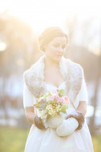 awesome-winter-wedding-gloves-and-mittens-to-die-for-5