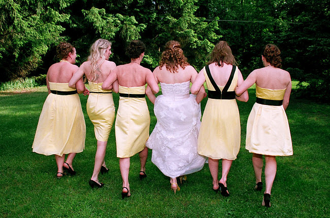 Daisy Yellow Wedding: Bride & Bridesmaids